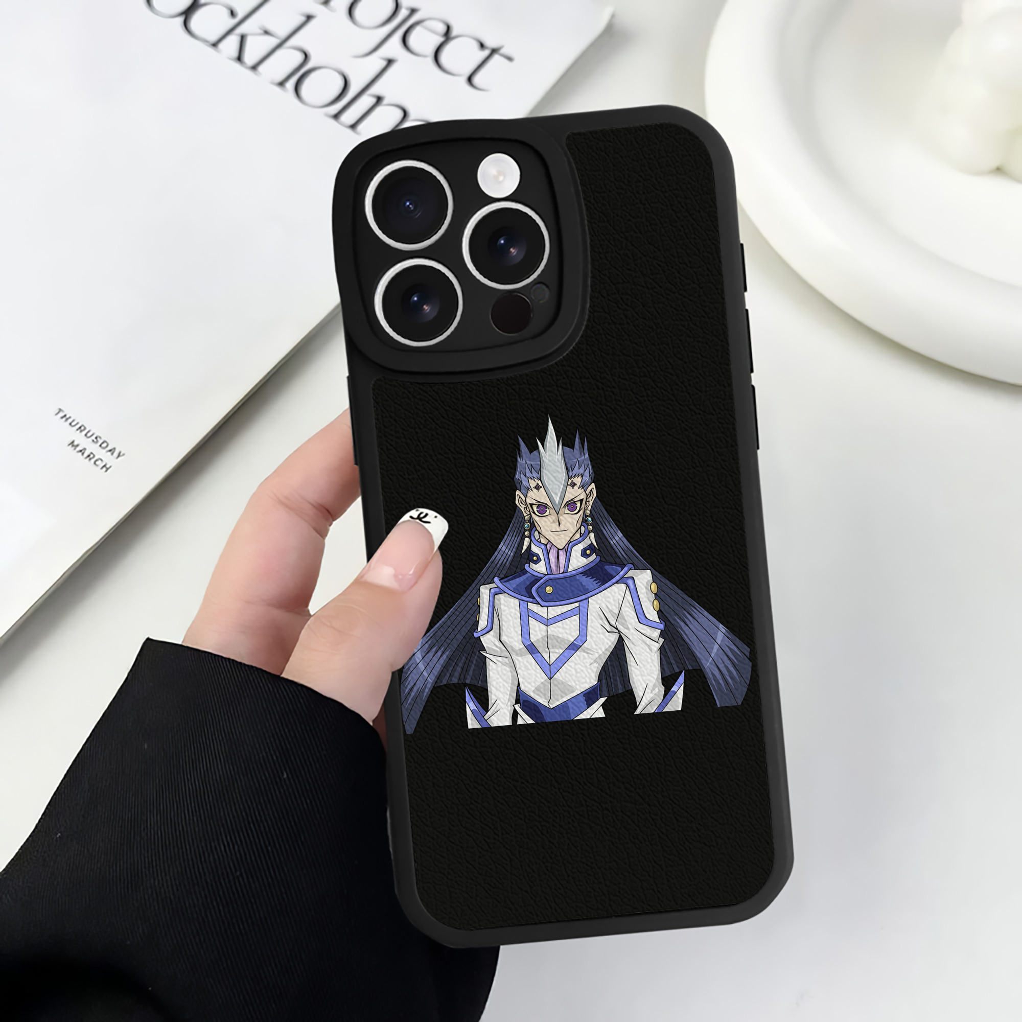 （画像用） 遊☆戯☆王 Yu-Gi-Oh! 【iPhone 16シリーズ対応】シリコンスマホケース（レザー調） 材質：シリコン